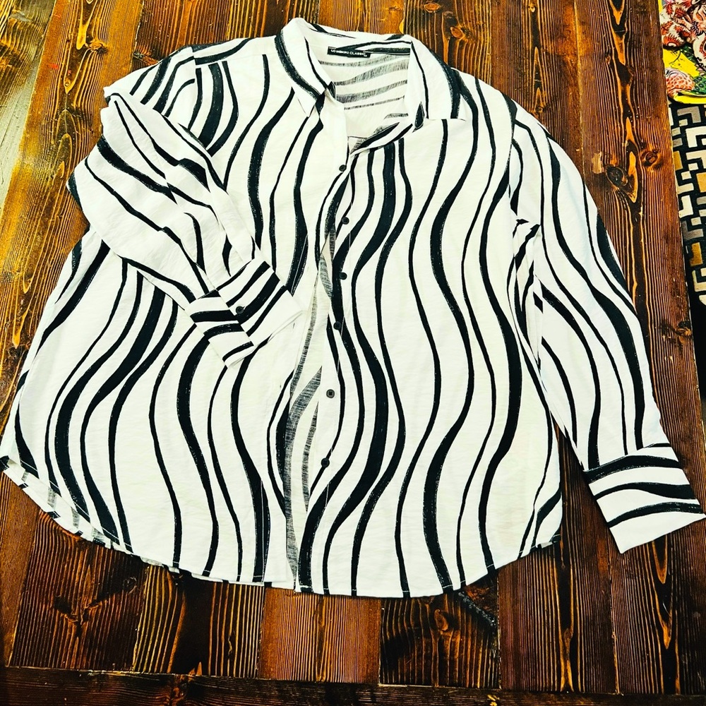 LG Waikiki Classic Black and White Striped Button-Up Long Sleeve Top
